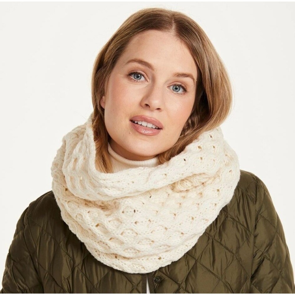 Aran Woollen Mills Irish 100% Merino Wool Cream Snood Scarf Honeycomb Knitted
